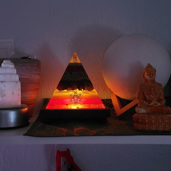 Orgonite Pyramid Lamp - Picture 6 of 6